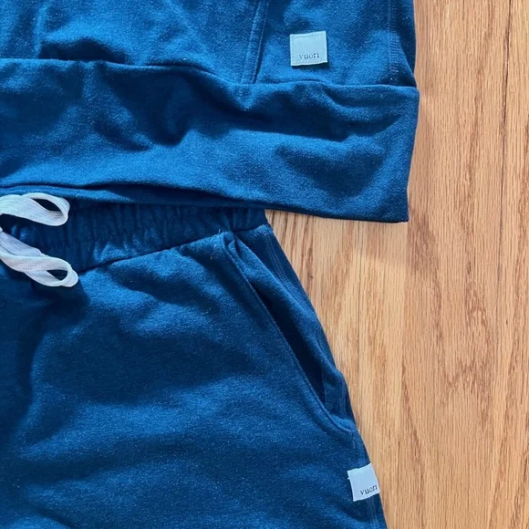 🌊Vuori Women’s Track Suit - Halo Perf Hoodie (L) and Performance Jogger (S) 👟 - Picture 3 of 6